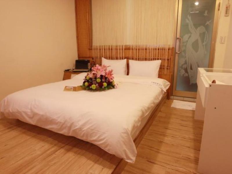 合悅都會商旅 Heyue Hotel Синьчжу Экстерьер фото
